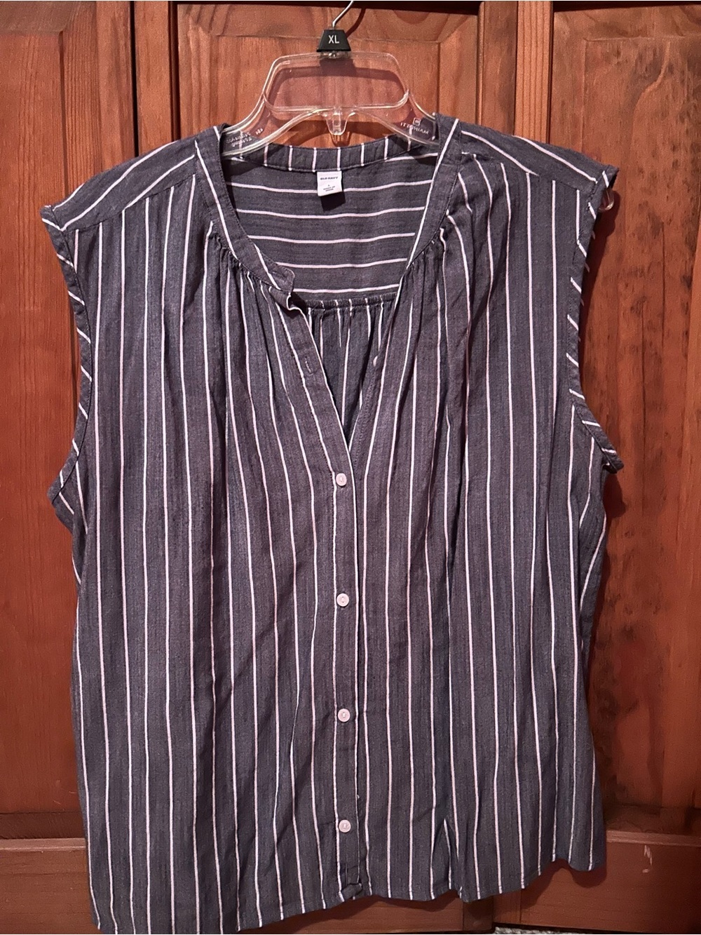 Old Navy Striped Sleeveless Button-Front Women's Top - Gray